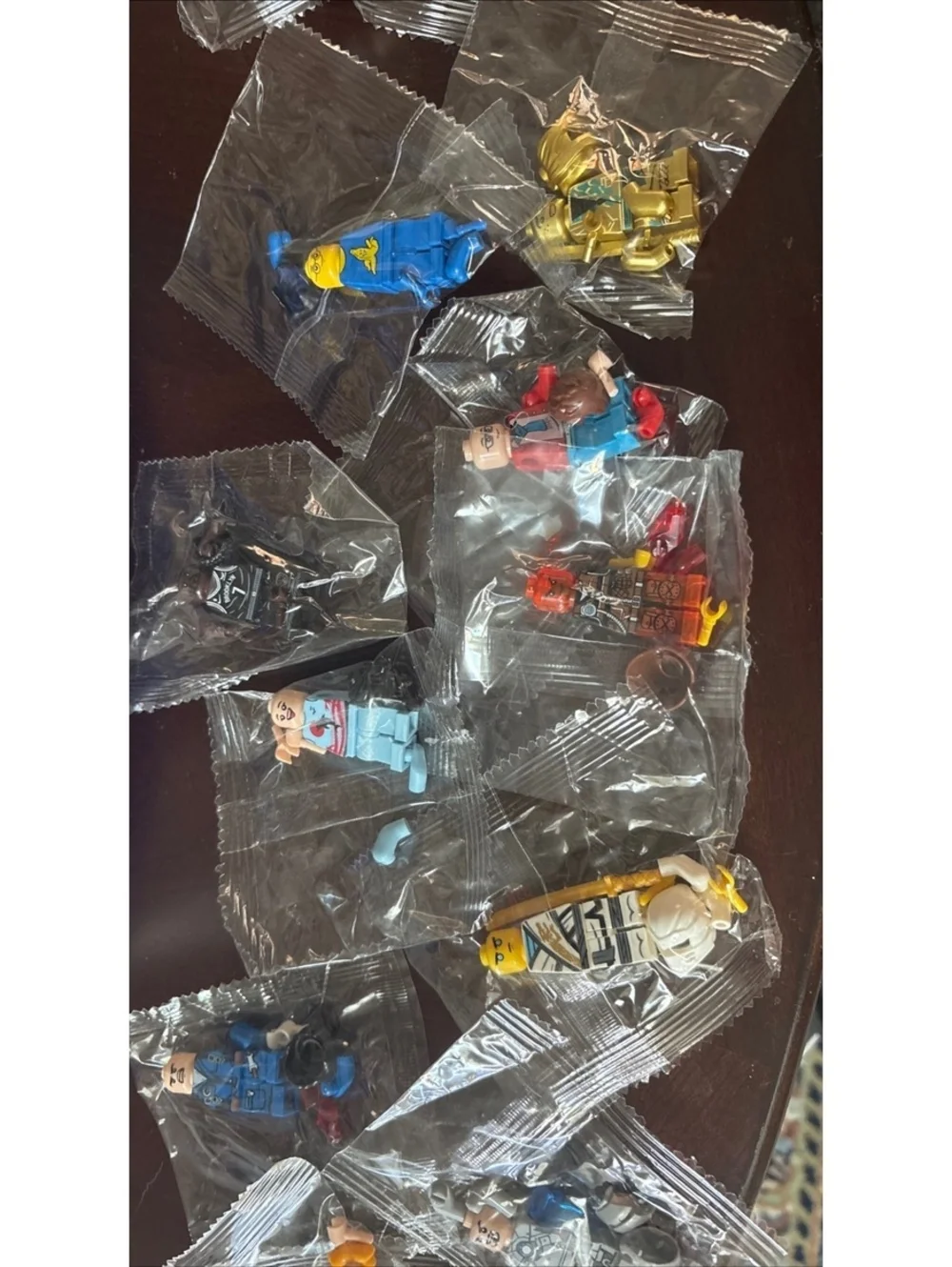Mini figures  5 pieces.